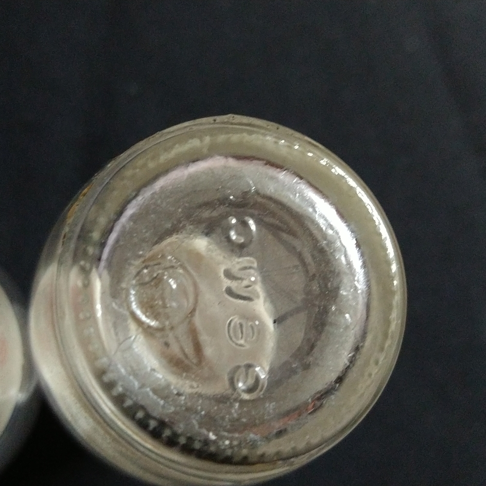 VINTAGE GEMCO CORELLE SALT AND PEPPER SHAKERS - Picture 2 of 5